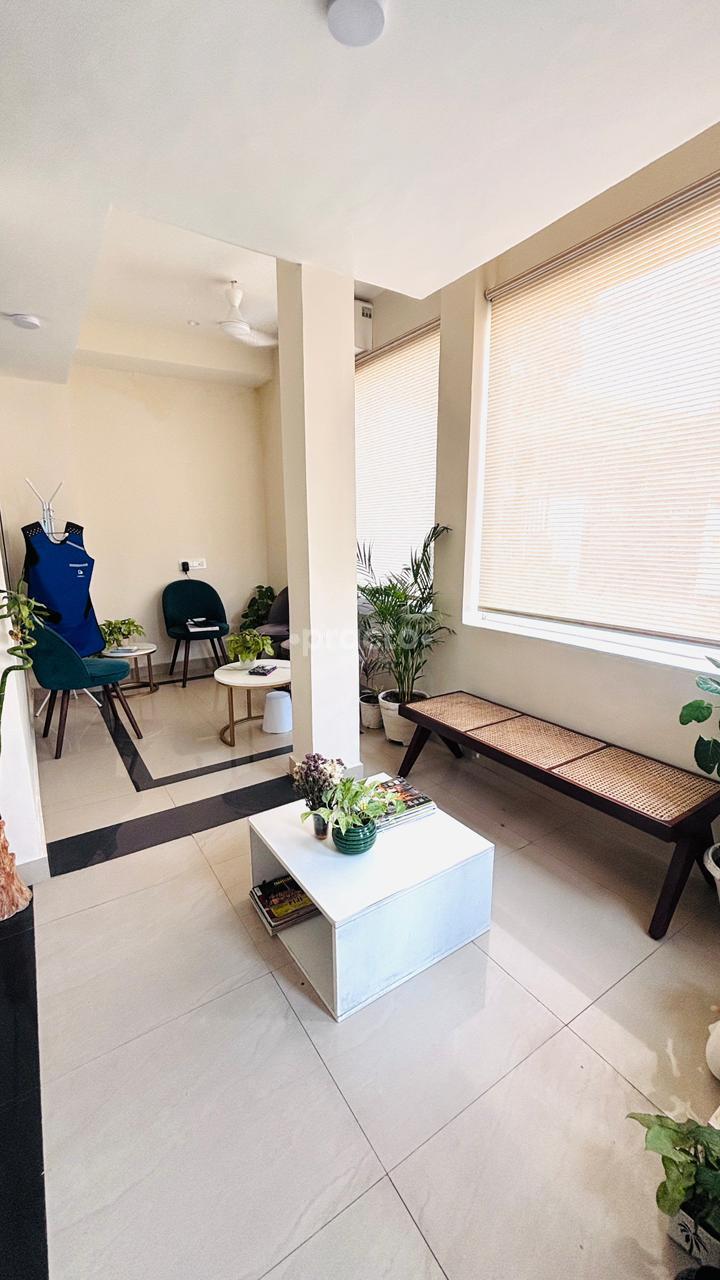 Dr. Bhatia's Clinic Hazratganj Lucknow
