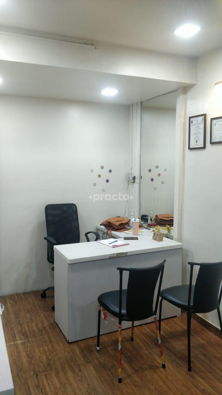 Consultation Room at Dr Rashmi Aderao Skin And Hair Clinic  Kothrud Pune
