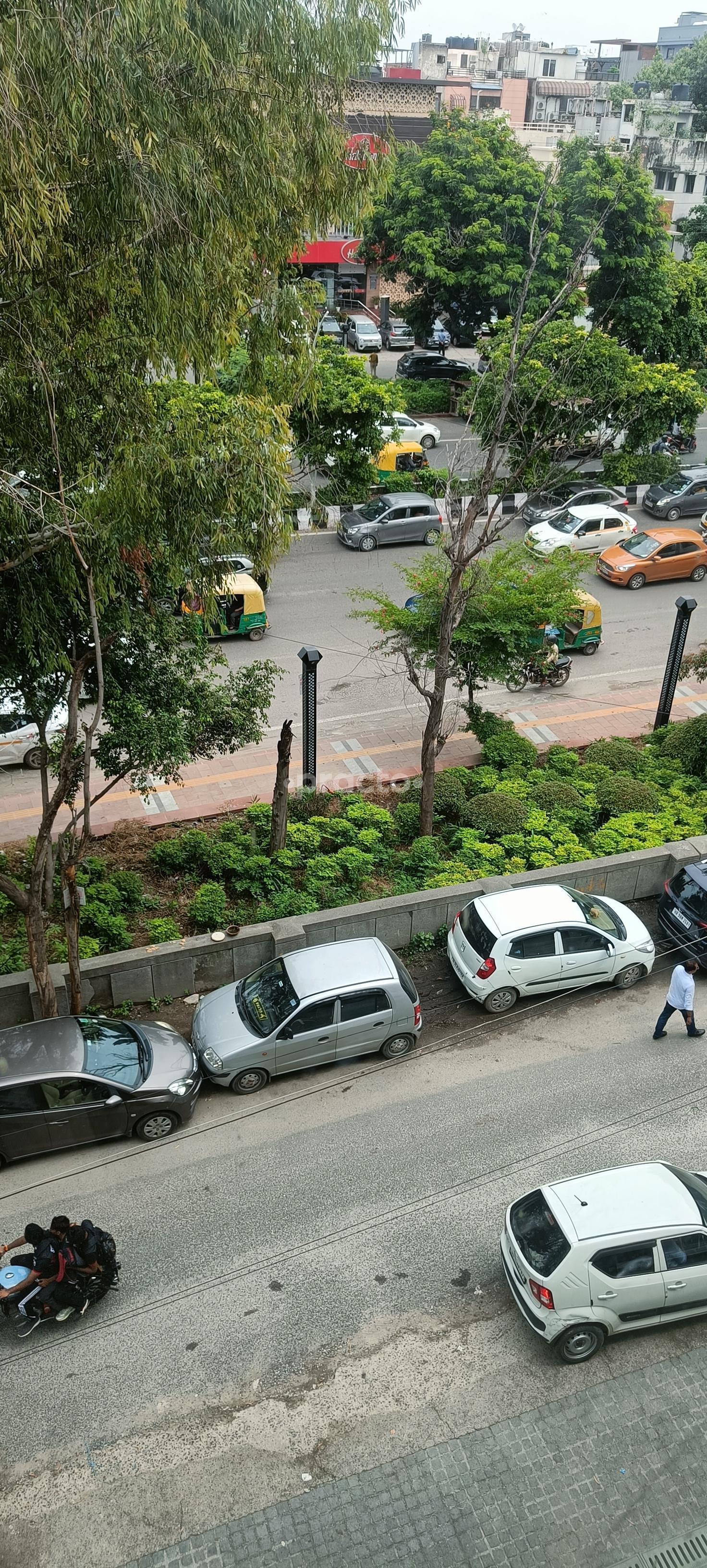 Outside Area at Synchrony Chiropractic and Sports Physiotherapy Clinic Lajpat Nagar 4 Delhi