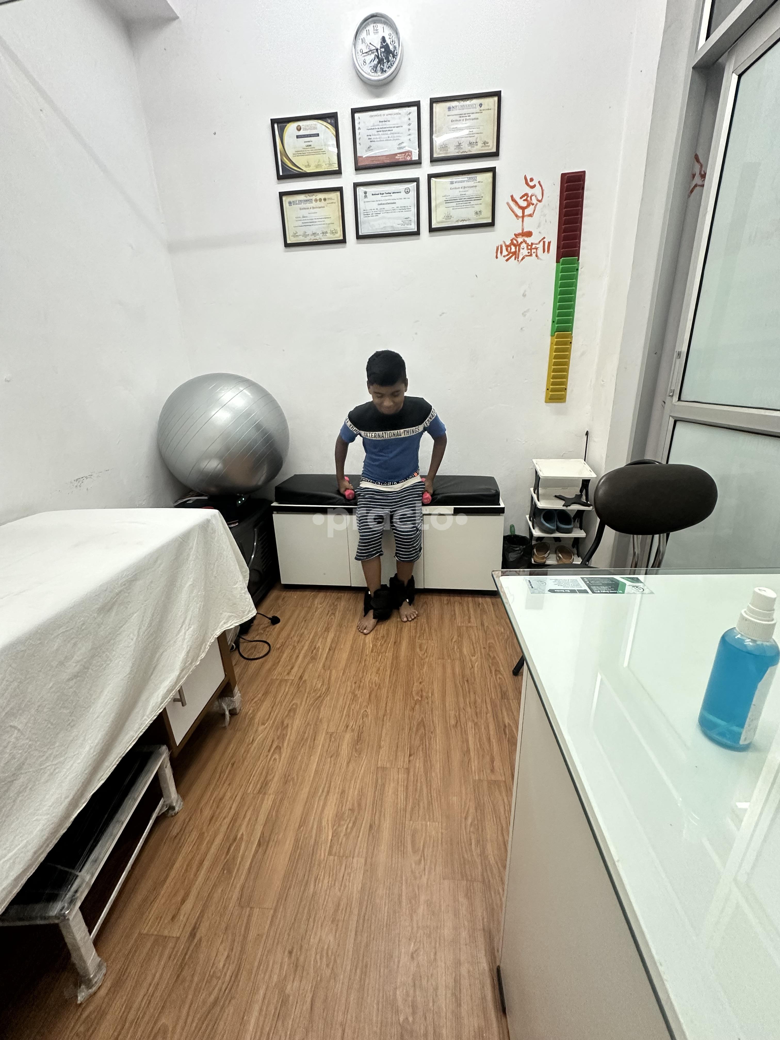 Waiting Area at Physiovault Physiotherapy Clinic Tuglakabad Delhi