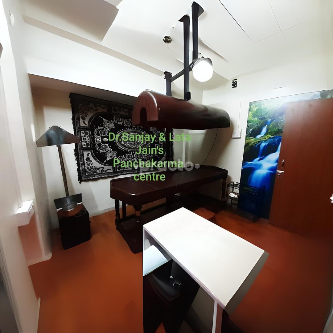 Therapy/Massage Room at Dr.Jain's Ayurvedic & Panchakarma Heritage College Road Nashik
