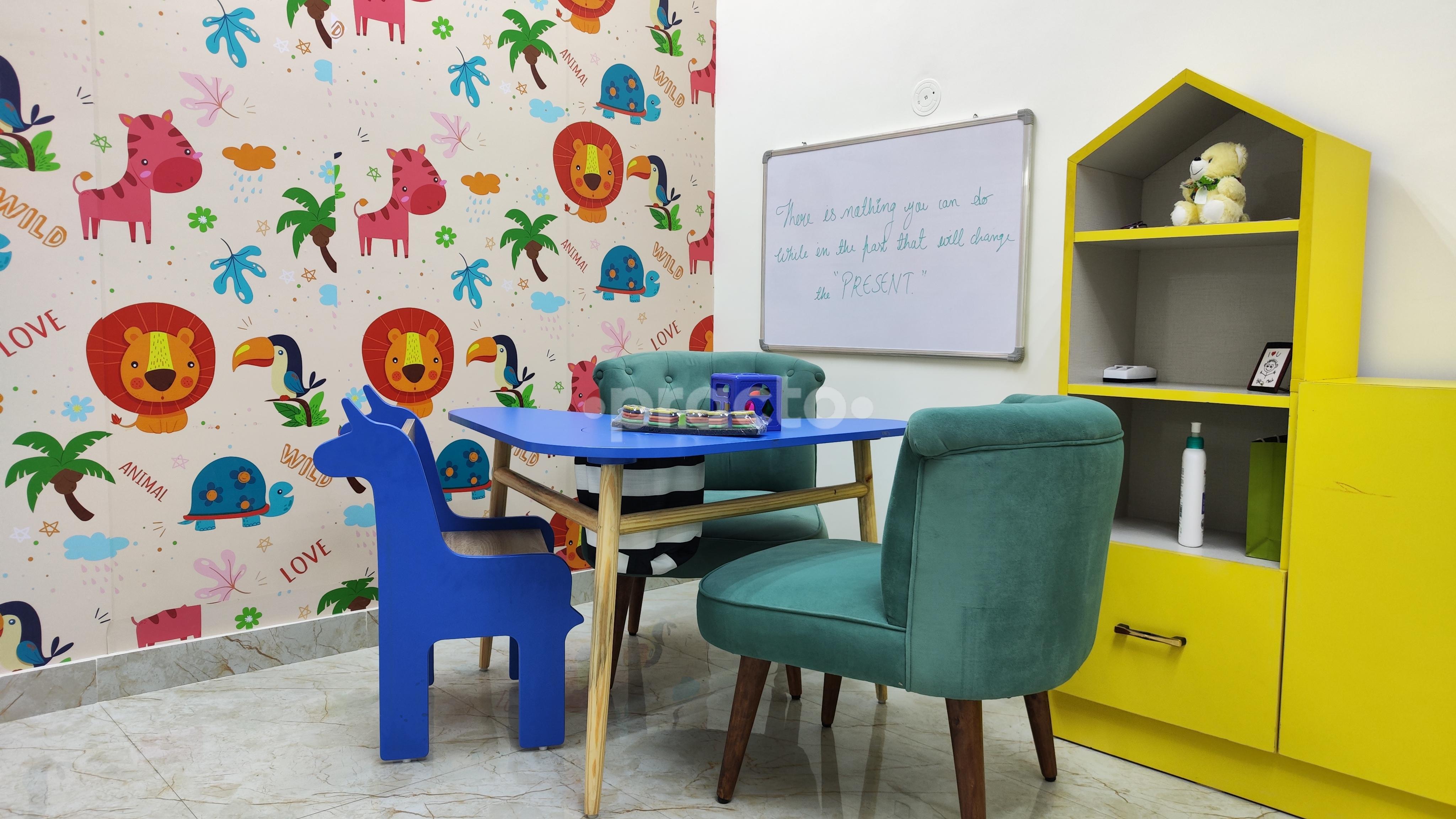 Consultation Room at Sunshine By Lissun Pitampura Delhi