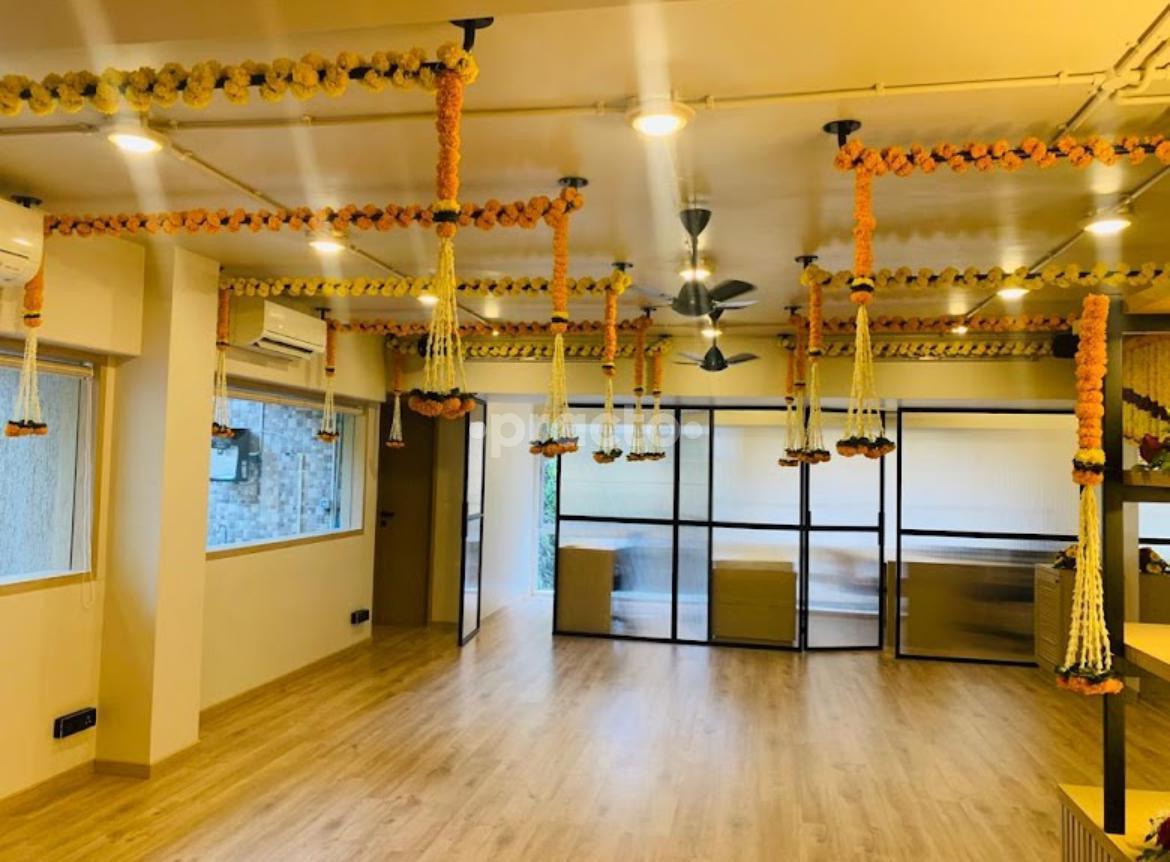 Reception Area at Dr. Natasha Bhambhani's Wellness Santacruz West Mumbai
