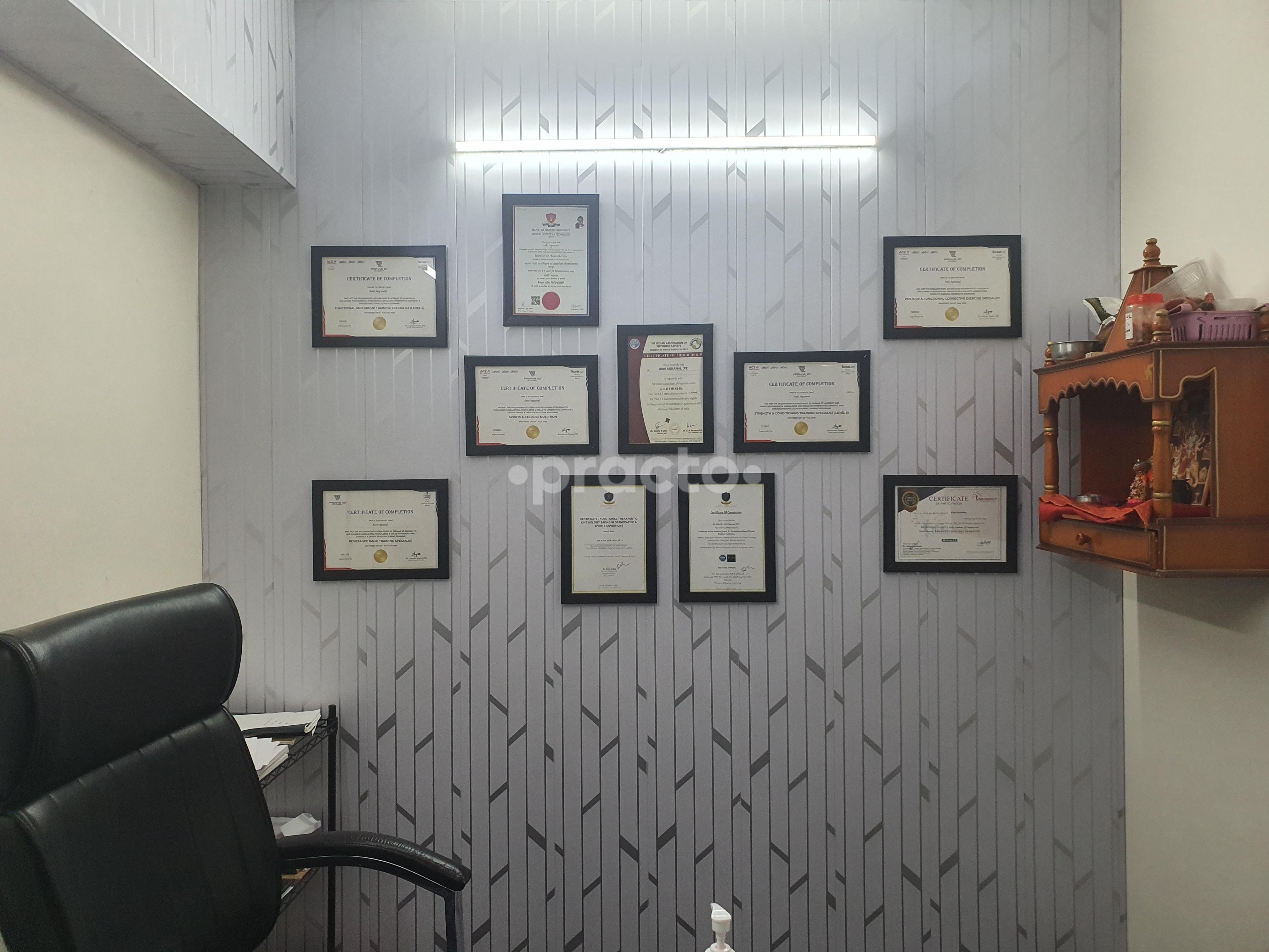 Consultation Room at Spine Align Rehab Sector 70 Noida