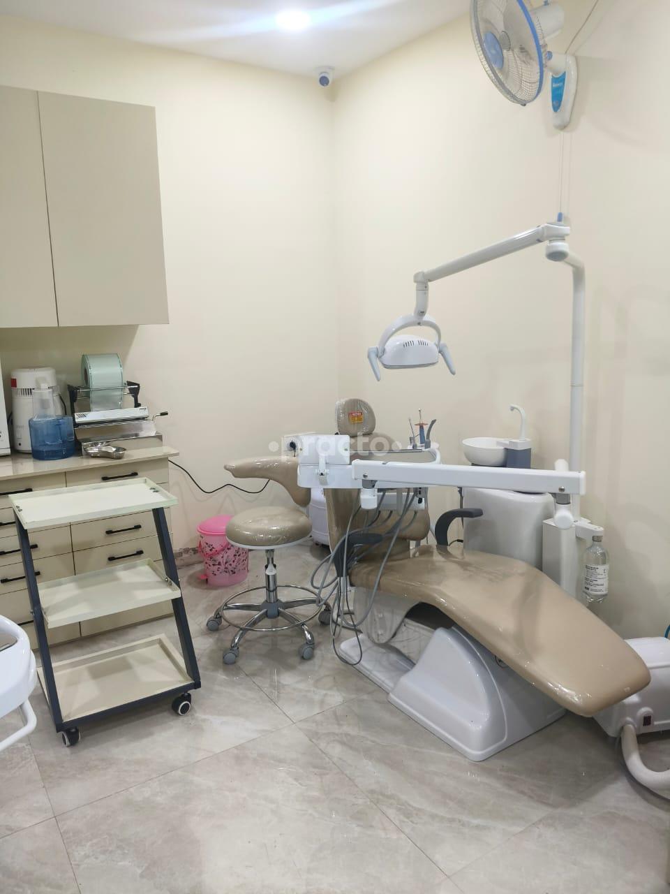 Consultation Room at Dental Place Clinic Sector 75 Noida