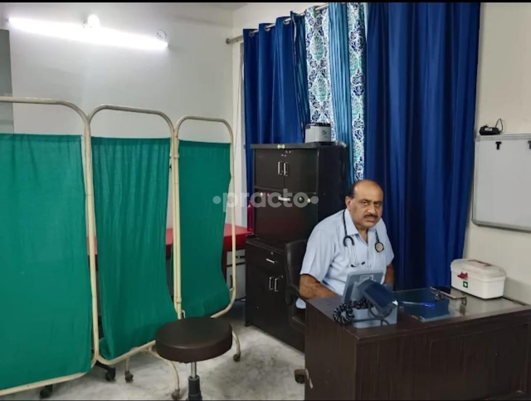 Consultation Room at Dr Pundir Clinic Sector 104 Noida