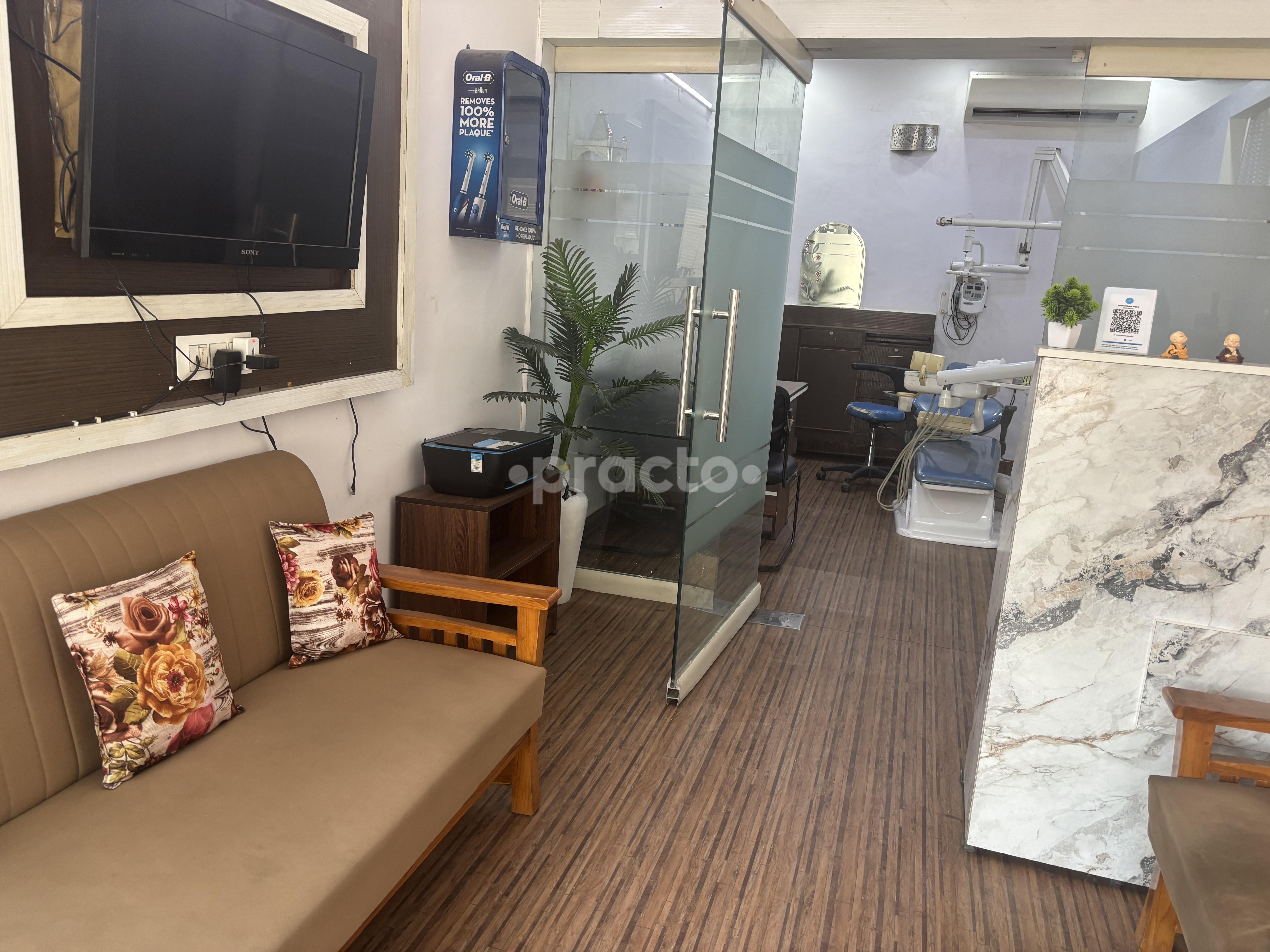 Reception Area at Dr Rashmi Bajpai  Clinic Pitampura Delhi