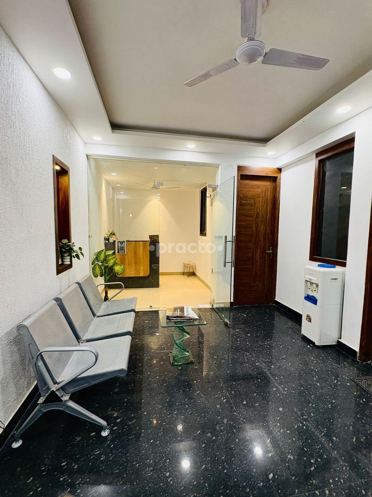 Dr Dolly Sharma Clinic Sector 122 Noida