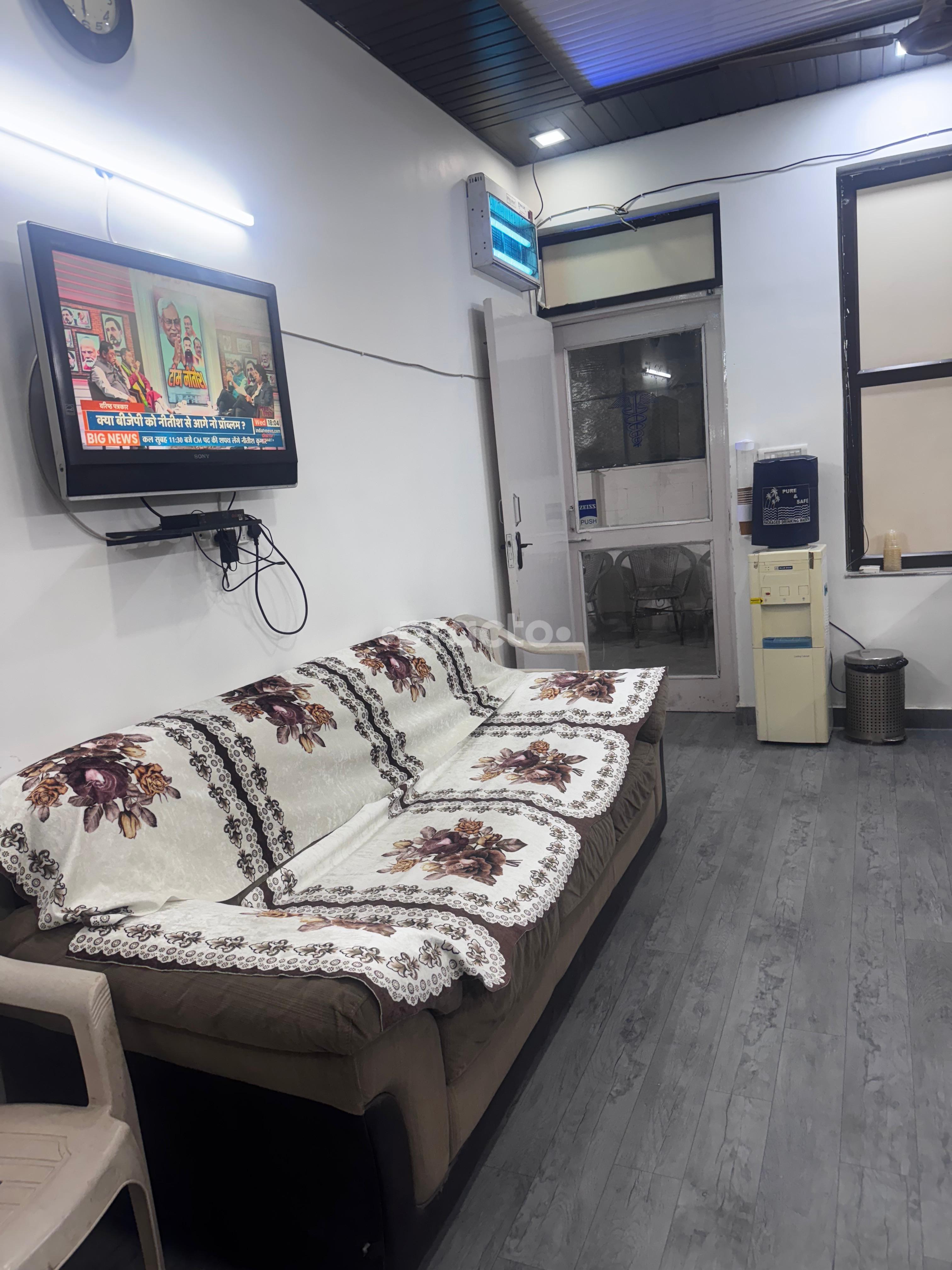 Waiting Area at Lifeline Clinic Pitampura Delhi