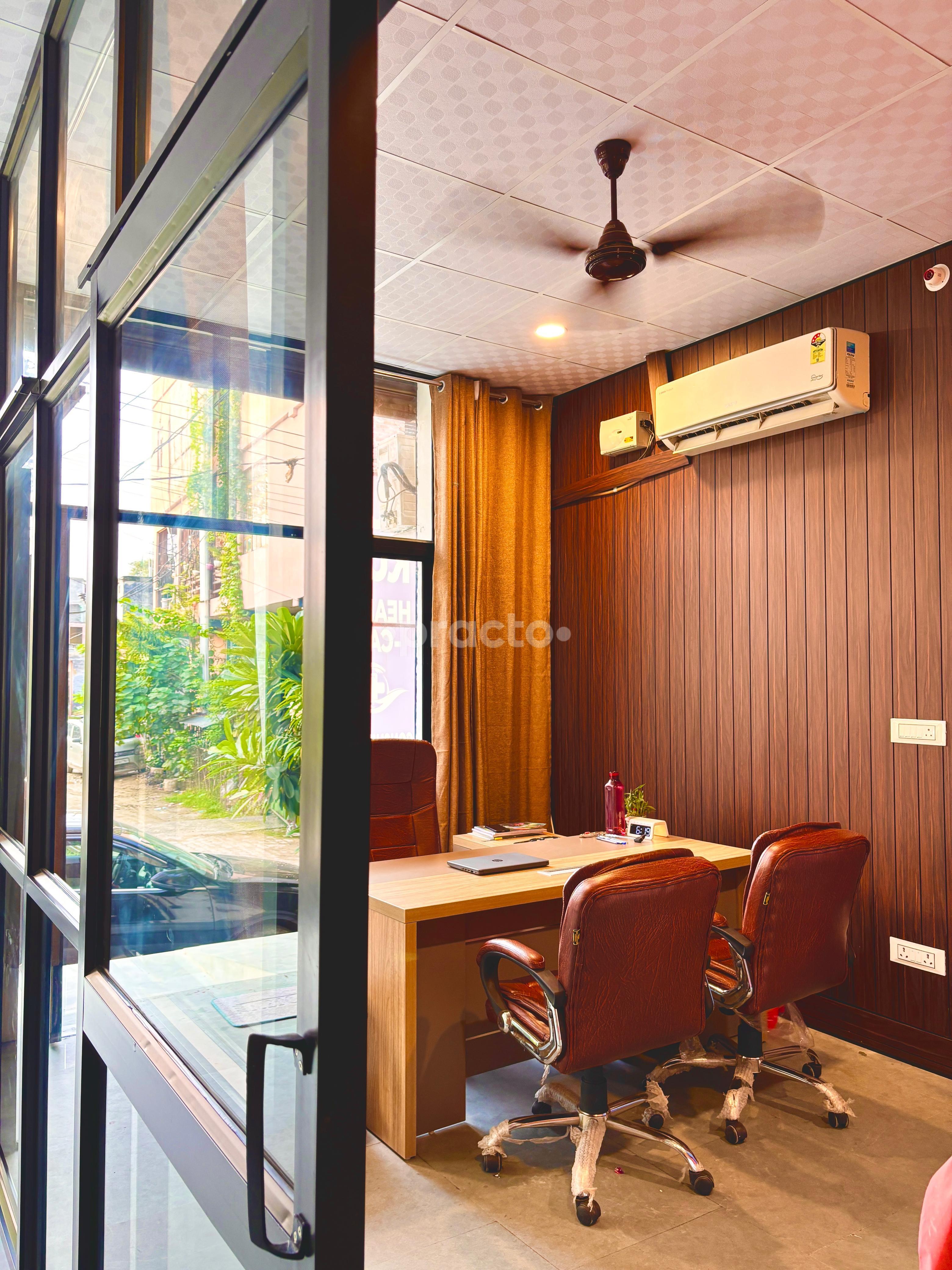 Consultation Room at Kum Kum Healthcare Lal Kuan Ghaziabad
