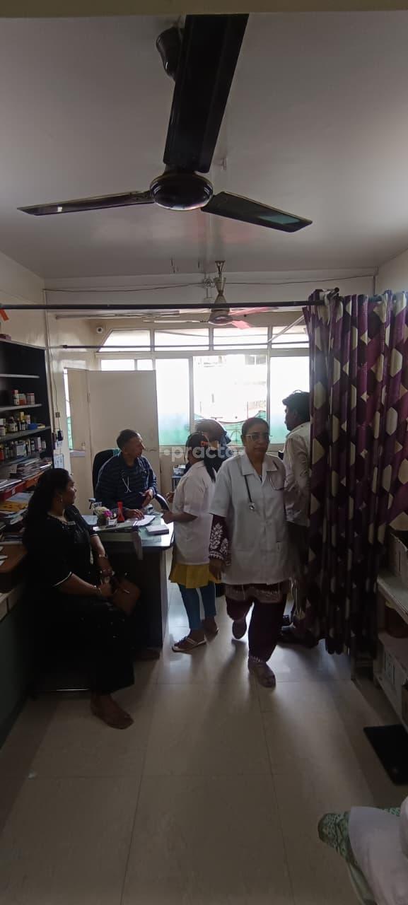 Consultation Room at Inamdar Polyclinic Bhavani Peth Pune