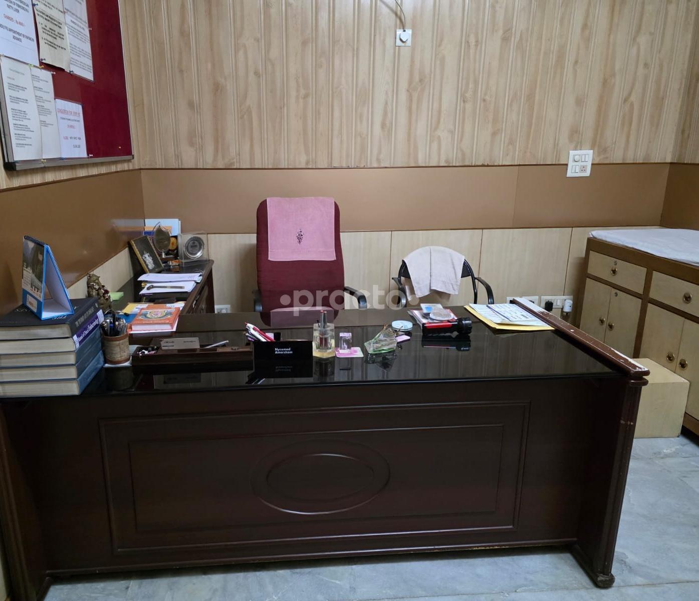 Consultation Room at Vinayak Thyroid Clinic Connaught Place Delhi
