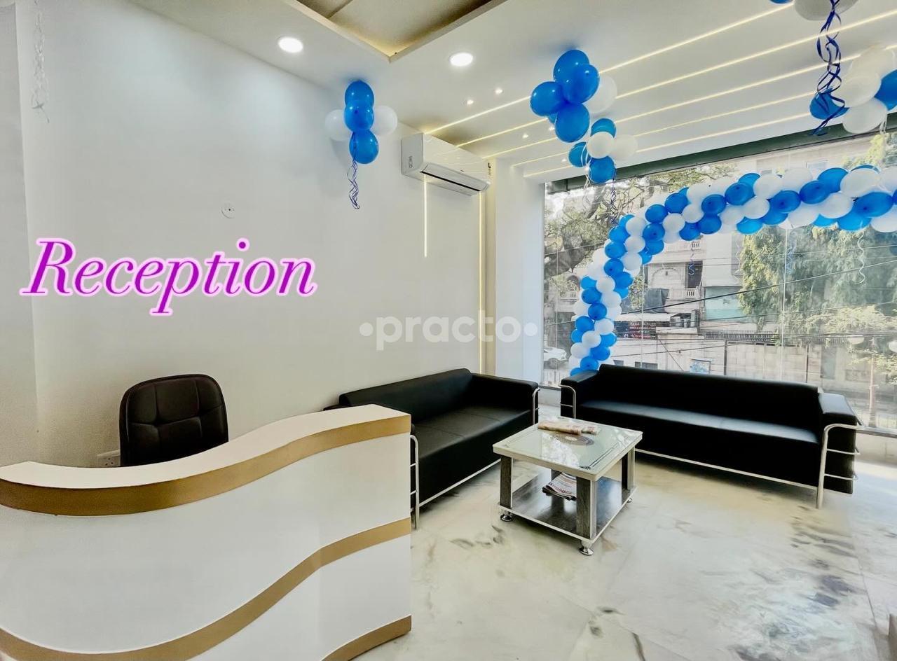 Reception Area at DentHaven Shalimar Bagh Delhi