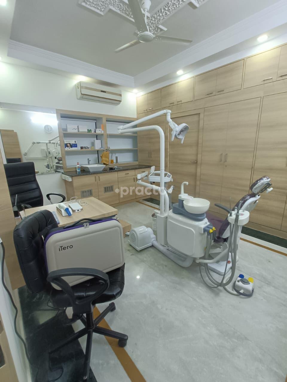 Consultation Room at Enhance Cosmetic Dental Clinic Minto Park Kolkata