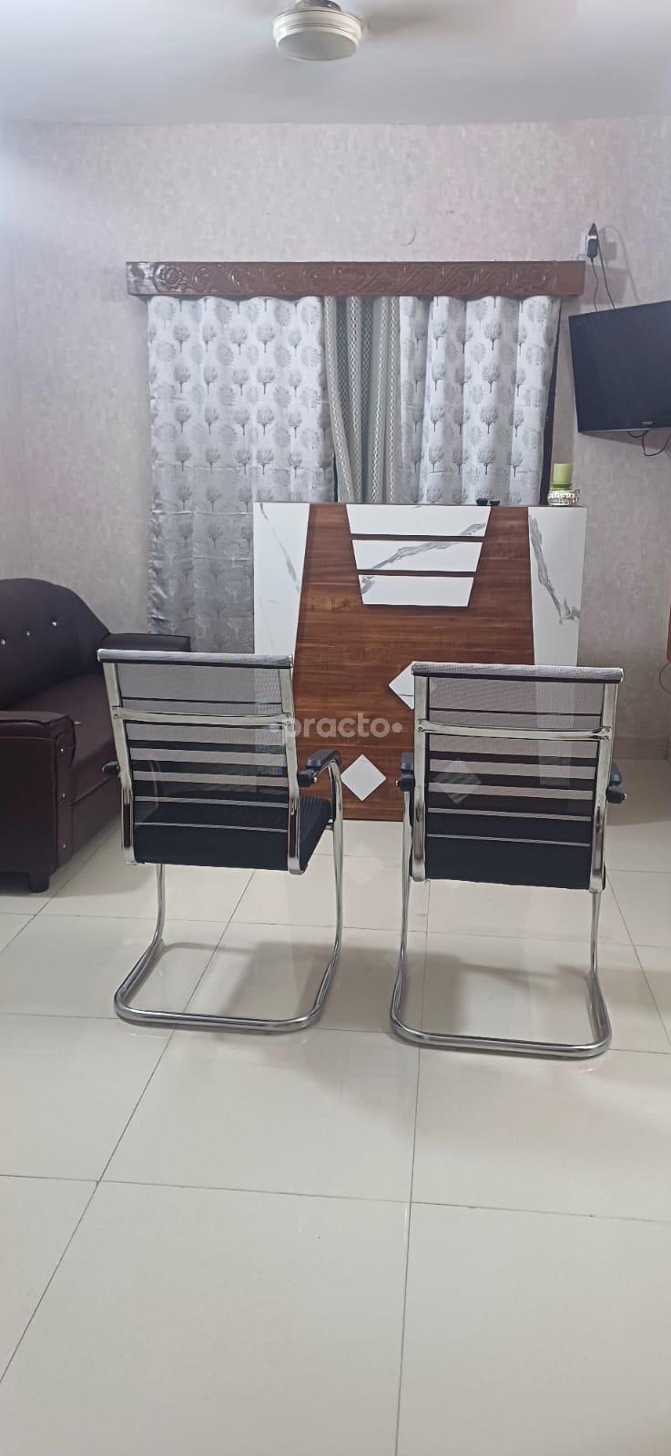 Reception Area at Lavs Manam Wellness Clinic Kumananchavadi Chennai