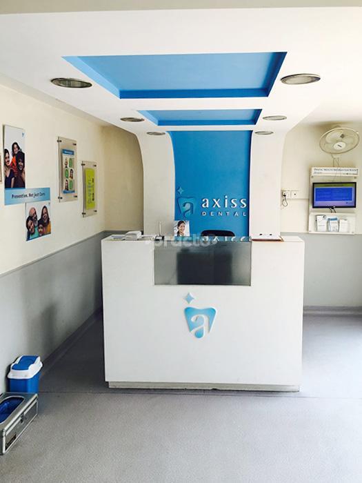 Reception at Axiss Dental Clinic Rohini Delhi
