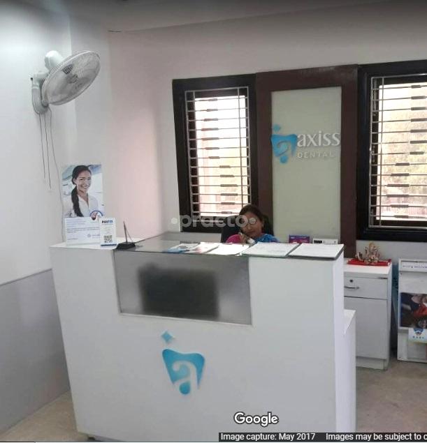 Reception at Axiss Dental Clinic Rohini Delhi