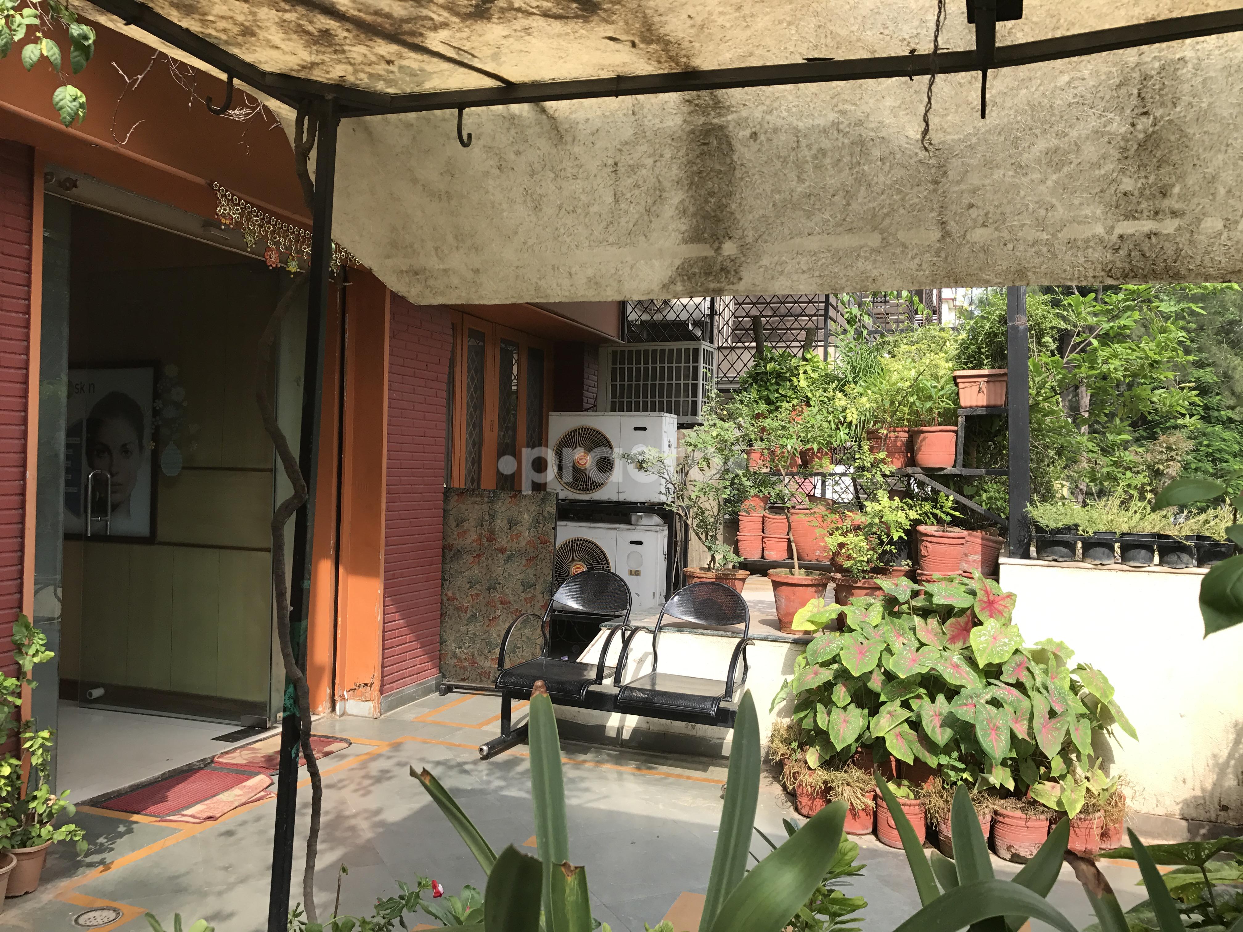 Entrance at Bajaj Specialist Clinics Safdarjung Enclave Delhi