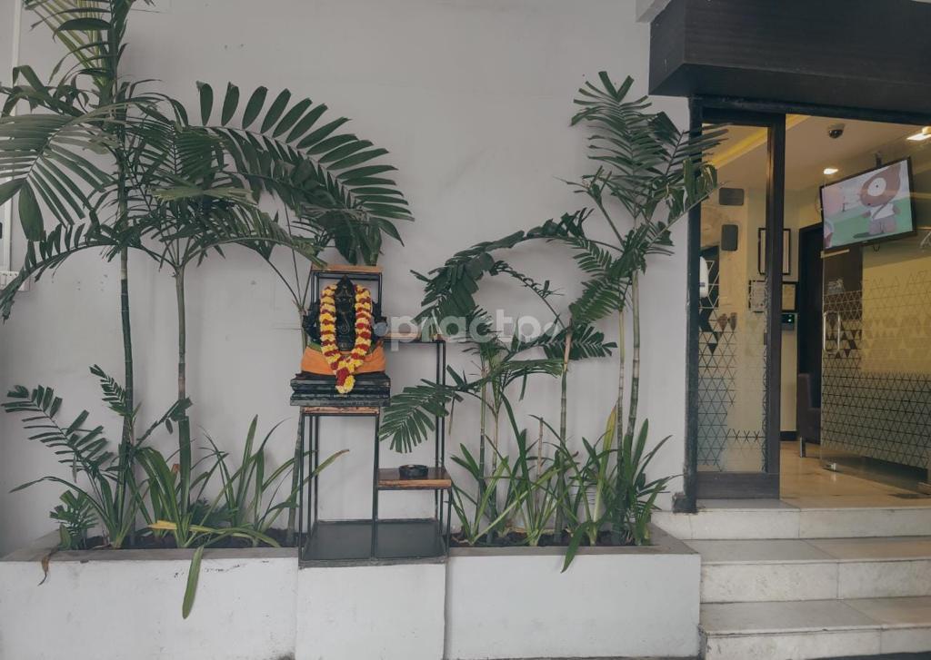 Outside Area at Yash Dental Velachery Chennai