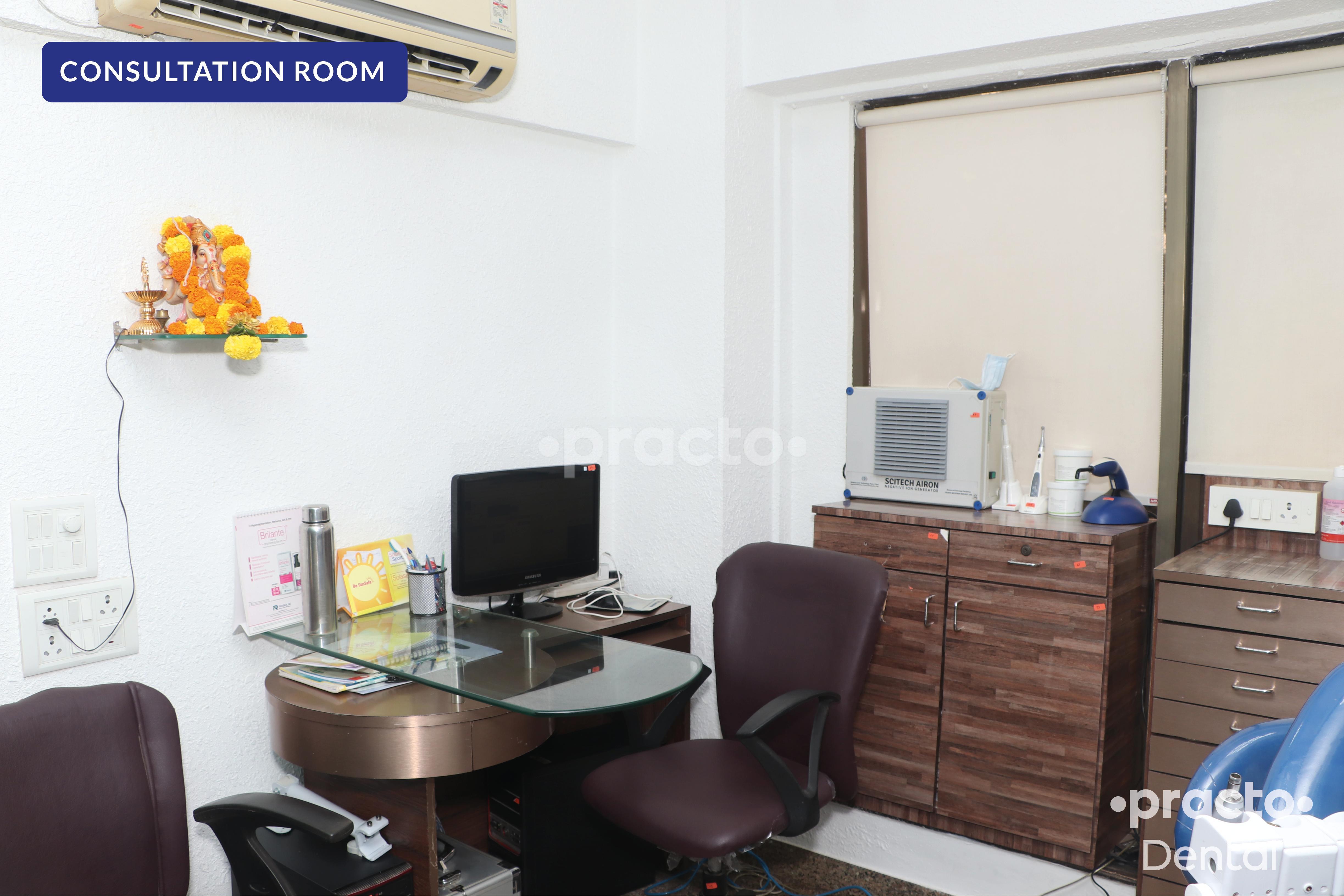 Consultation Room at 32 Pearls Dental Clinic Chembur Mumbai