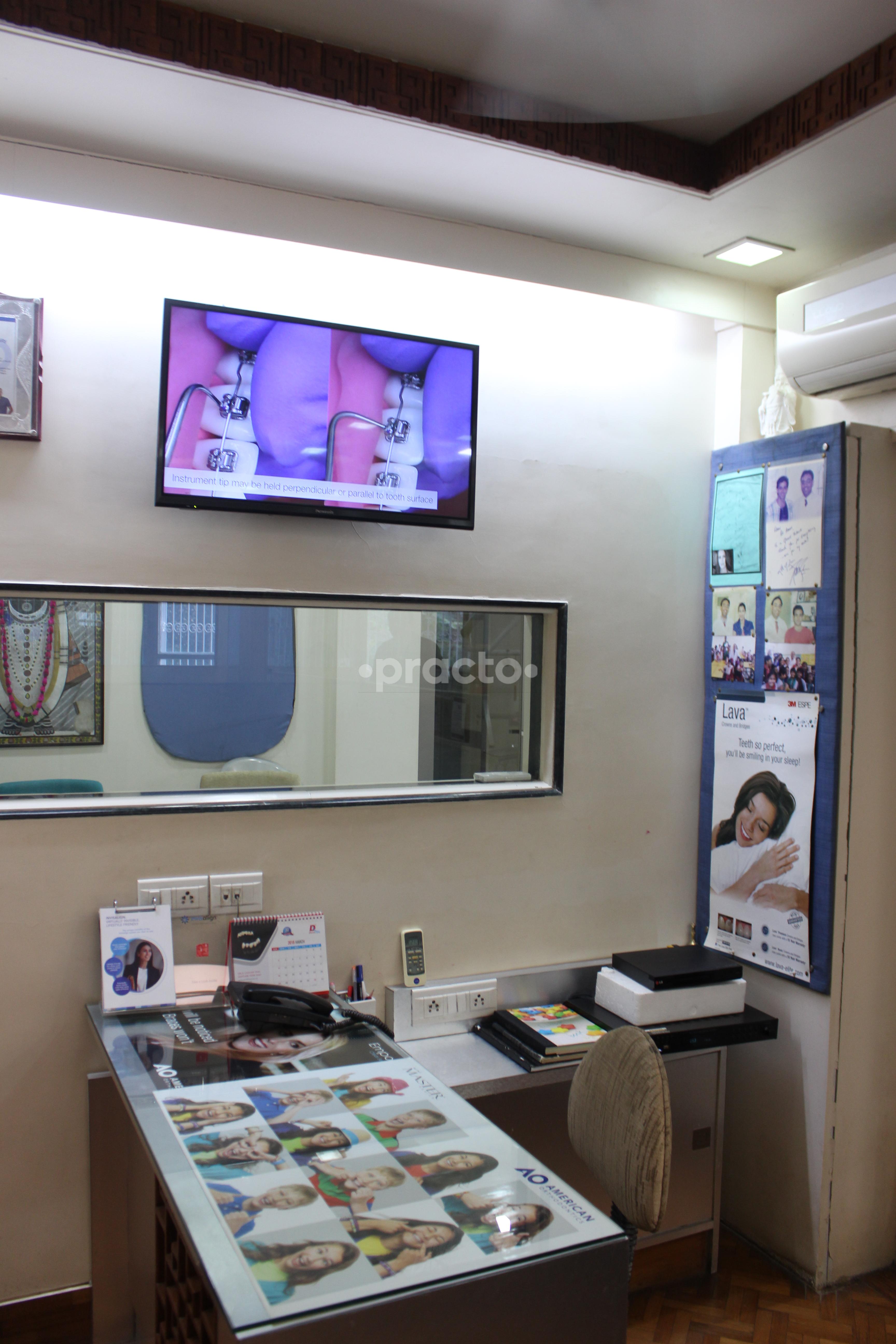 Reception at Jaws-N-Joints Dental Health And Wellness Centre Ghatkopar East Mumbai