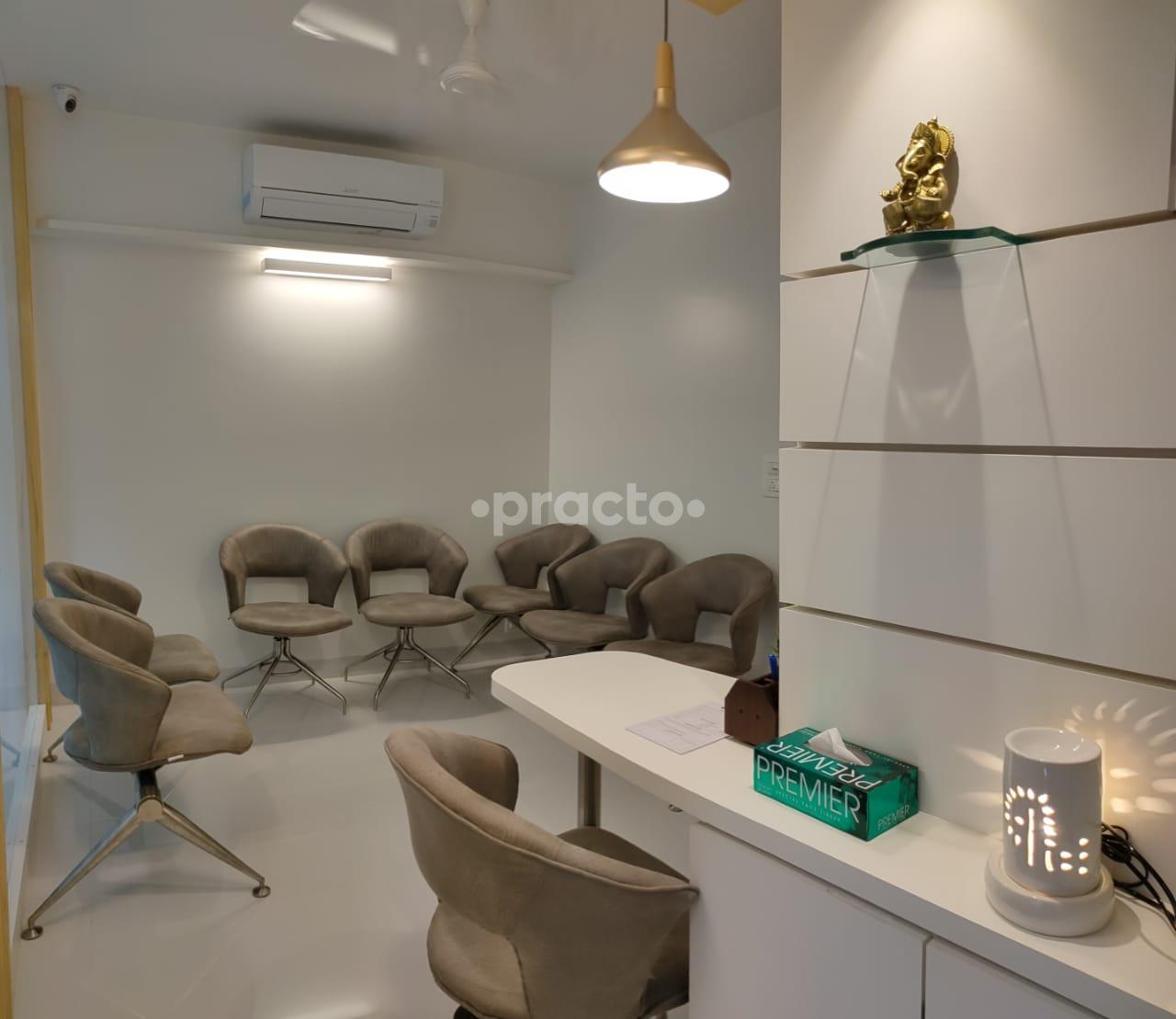 Reception Area at Dent-o-fit Powai Mumbai