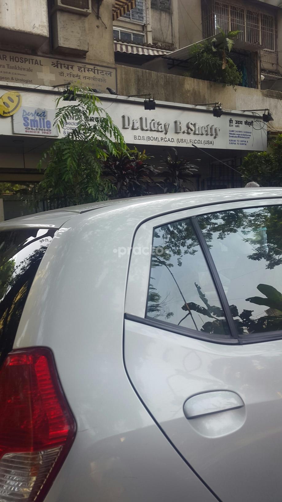 Entrance at Perfect smile clinic Dadar West Mumbai