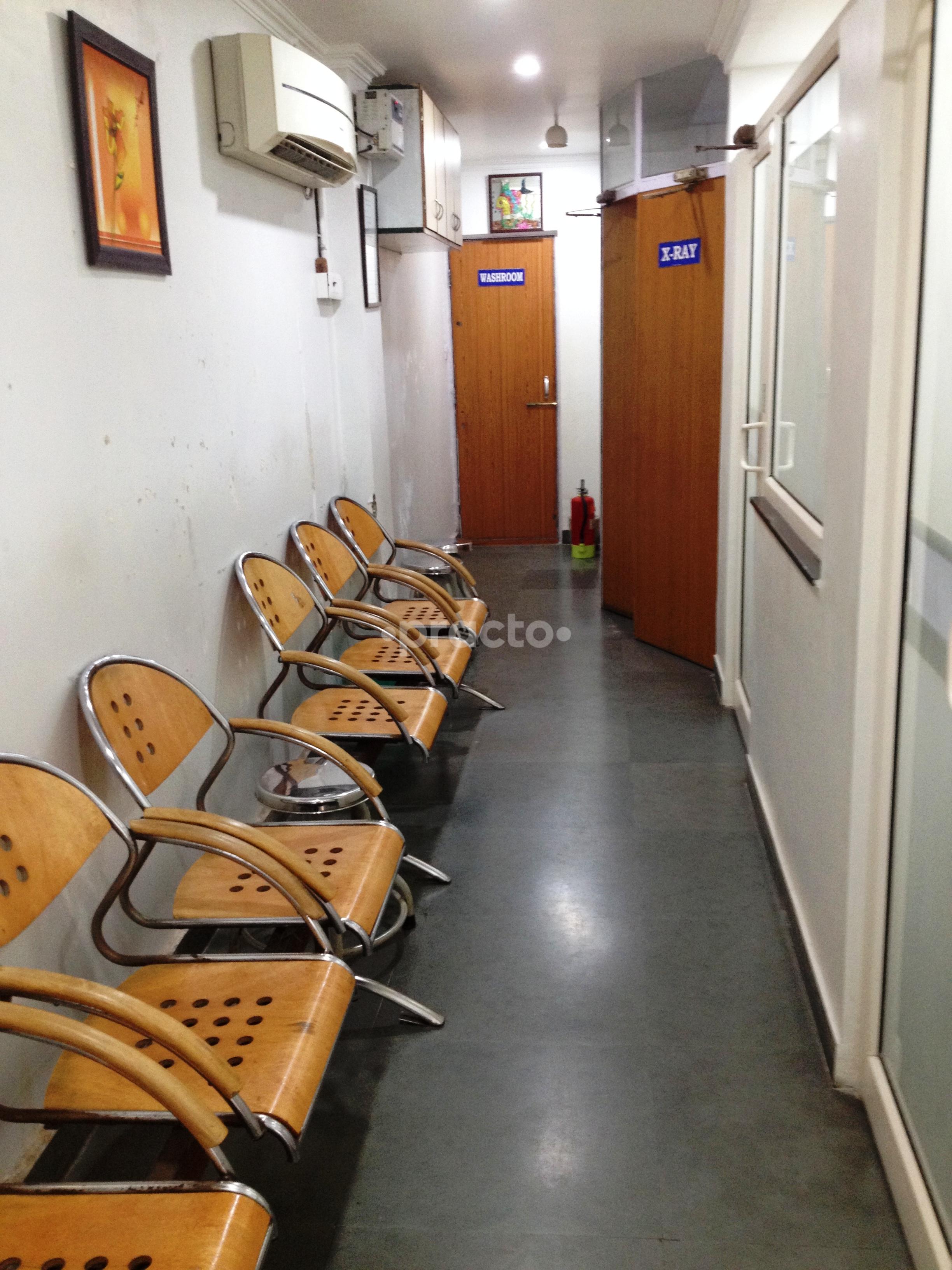 Waiting Area at Kharbanda Polyclinic & Dental Clinic Lajpat Nagar Delhi
