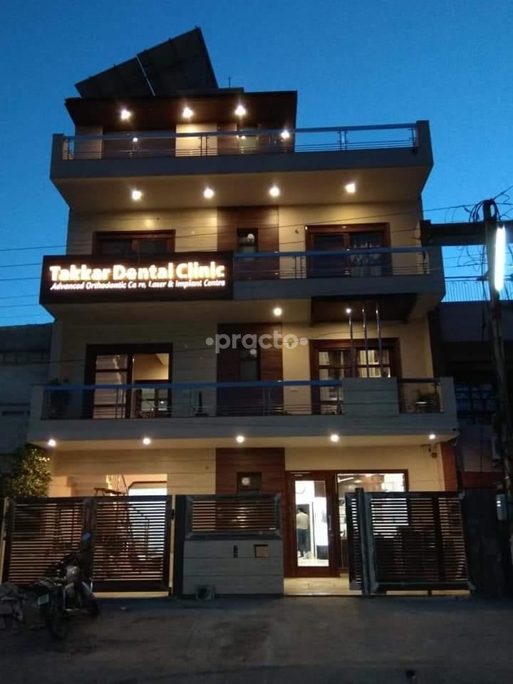 Entrance at Takkar Dental Clinic Sector-9 Panchkula