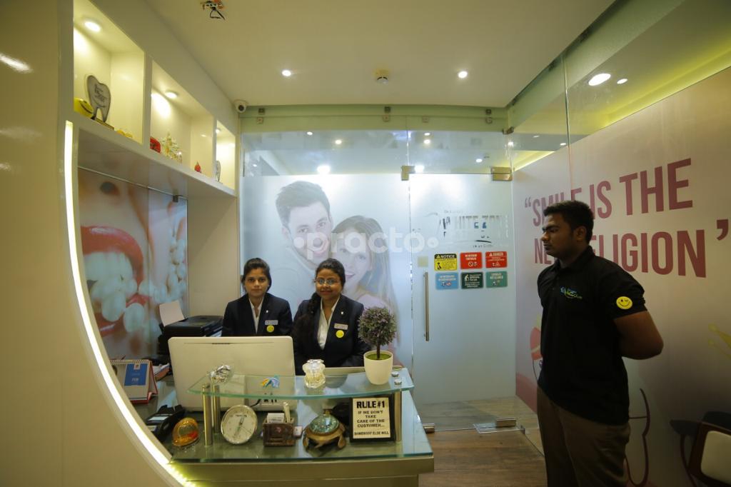 Reception at White Zone  Dental Clinic Tollygunge Kolkata