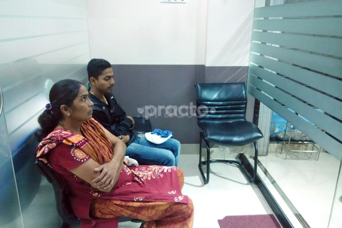 Waiting Area at Shetty Dental Clinic Dahisar West Mumbai