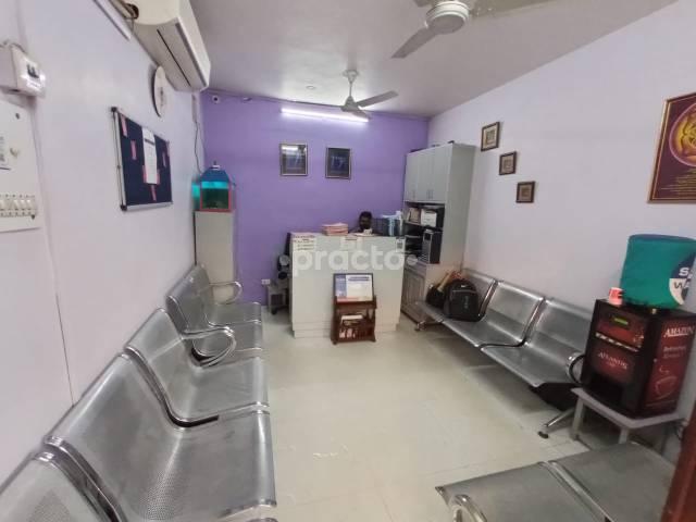 Reception Area at Dr. Suchindra Sachdeva's Clinic Sukhdev Vihar Delhi