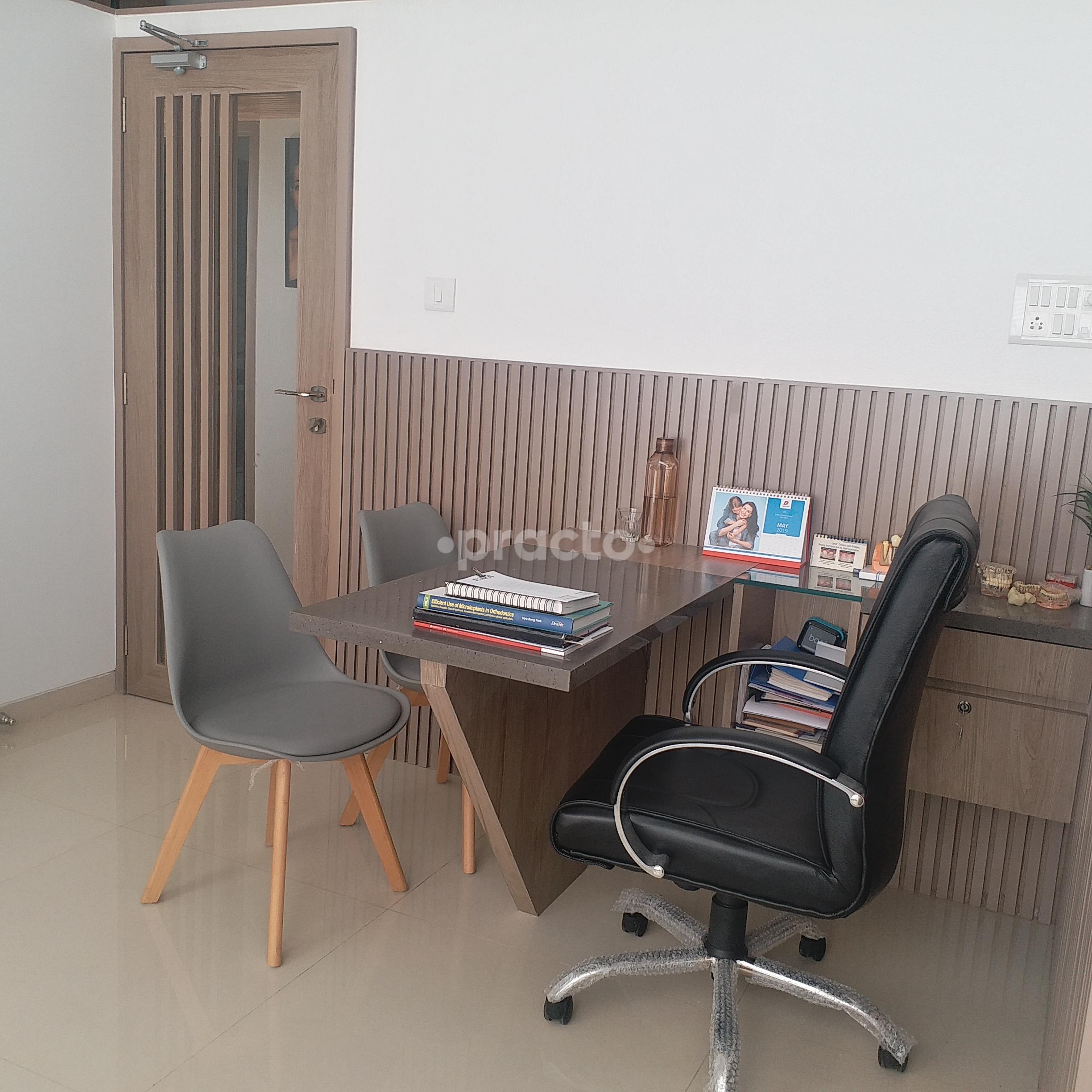 OPD/Ward at Smile XL Dental Clinic Borivali West Mumbai