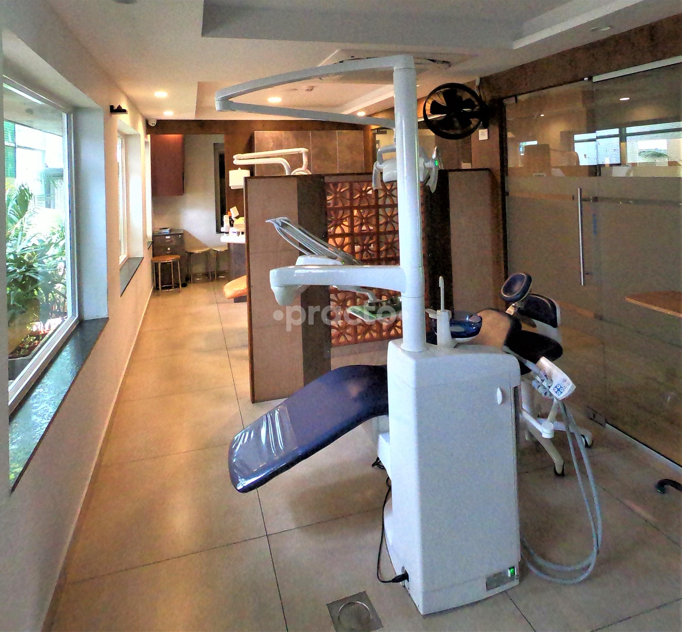 Consultation Room at Smile Centre India Vyttila Ernakulam