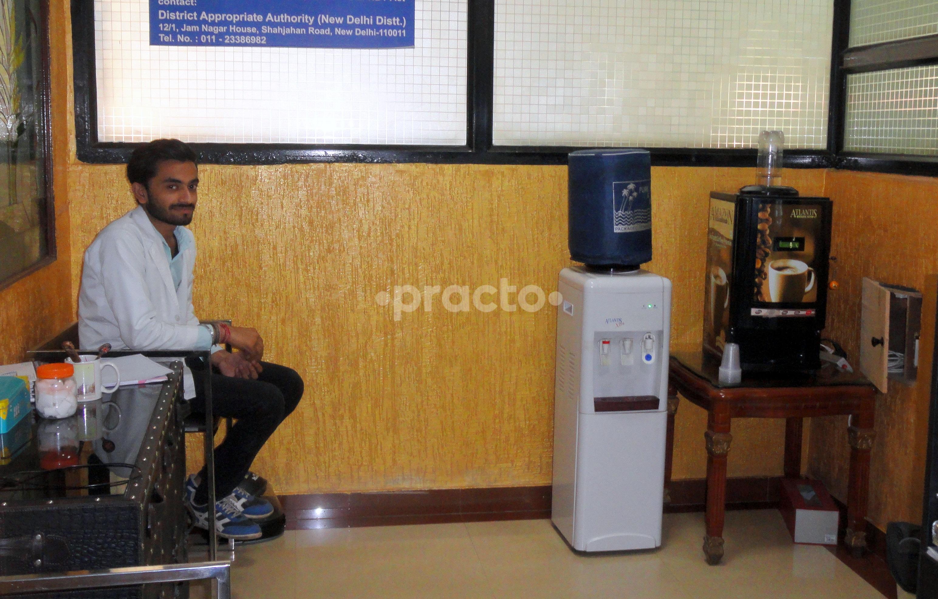 Waiting Area at Dr. Dhawan Ortho Centre Vasant Kunj Delhi