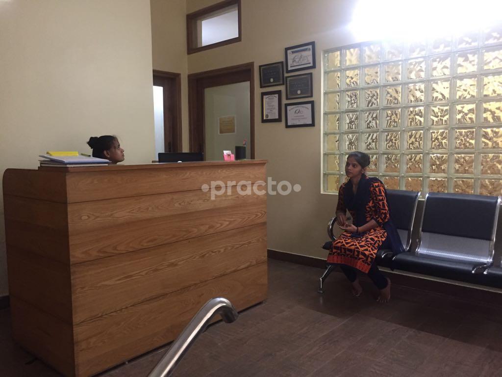 Reception at Tooth and Gum Dental Clinic Dayal Bagh Agra