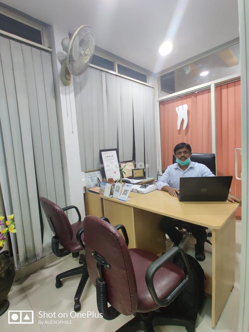 Consultation Room at Roshans Dental Clinic JP Nagar Bangalore