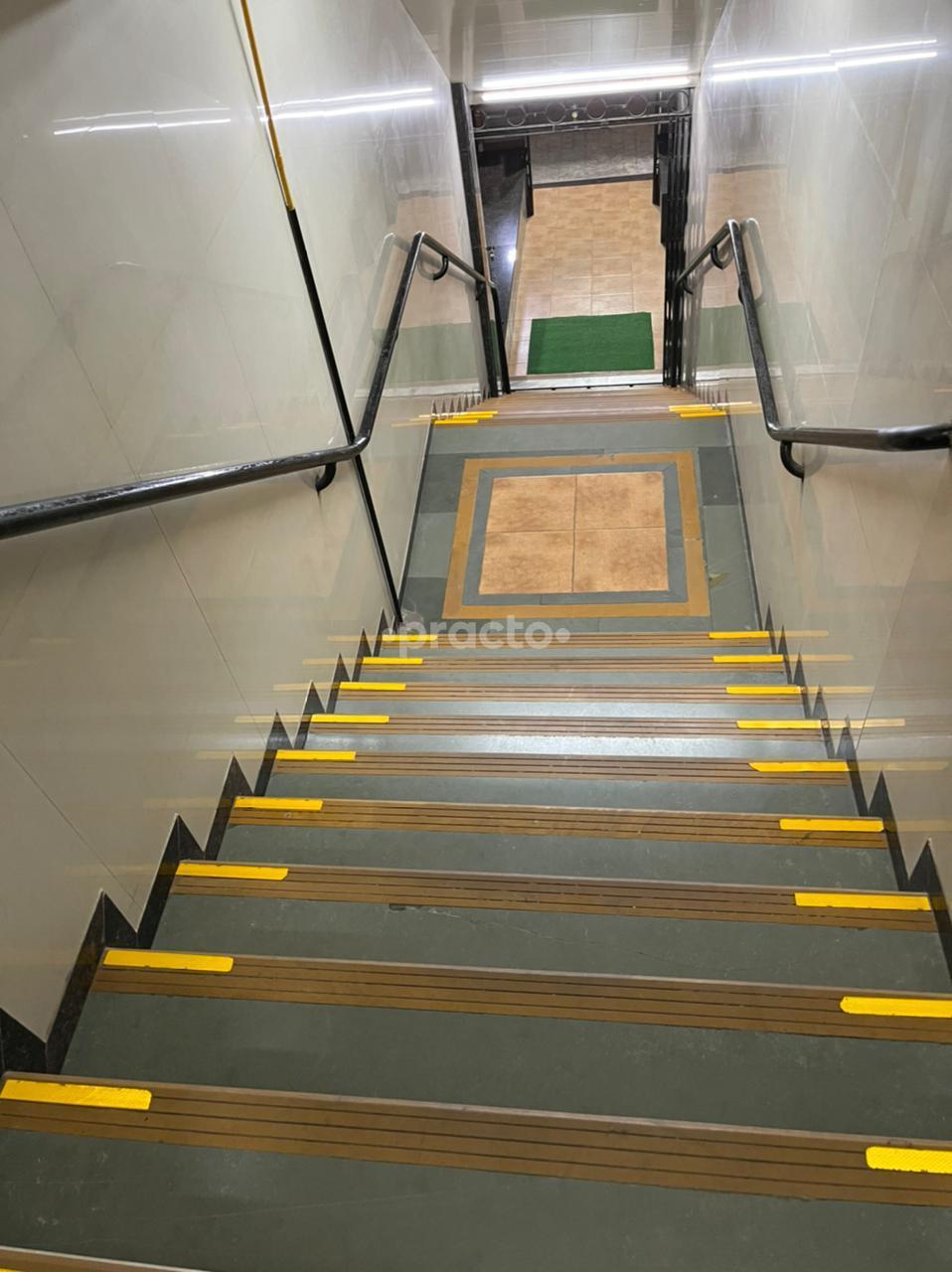 Entrance at  Varun Cardiac Clinic Ghatkopar East Mumbai