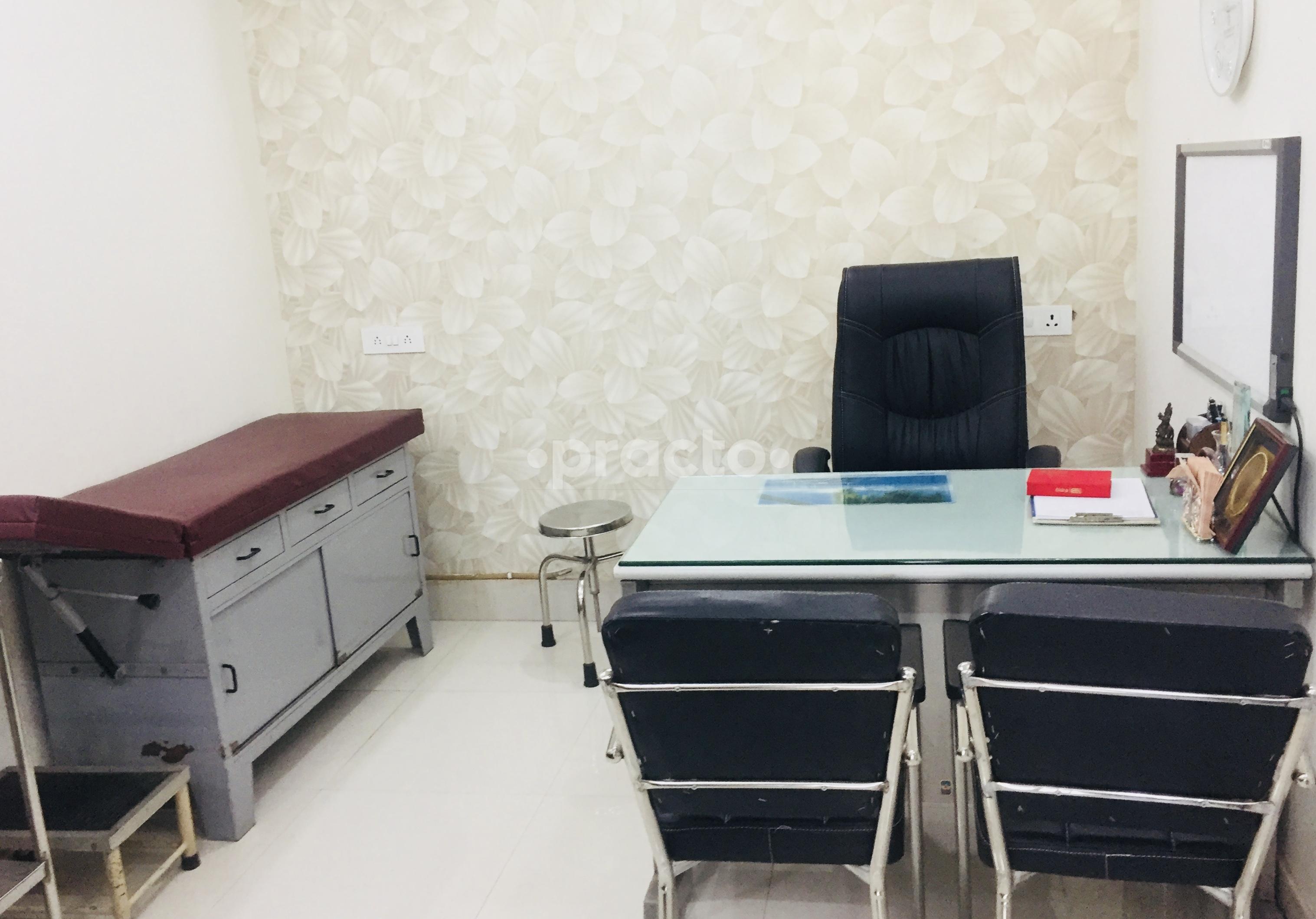 Reception at Orthopaedic & Spine Clinic Shakti Nagar Delhi
