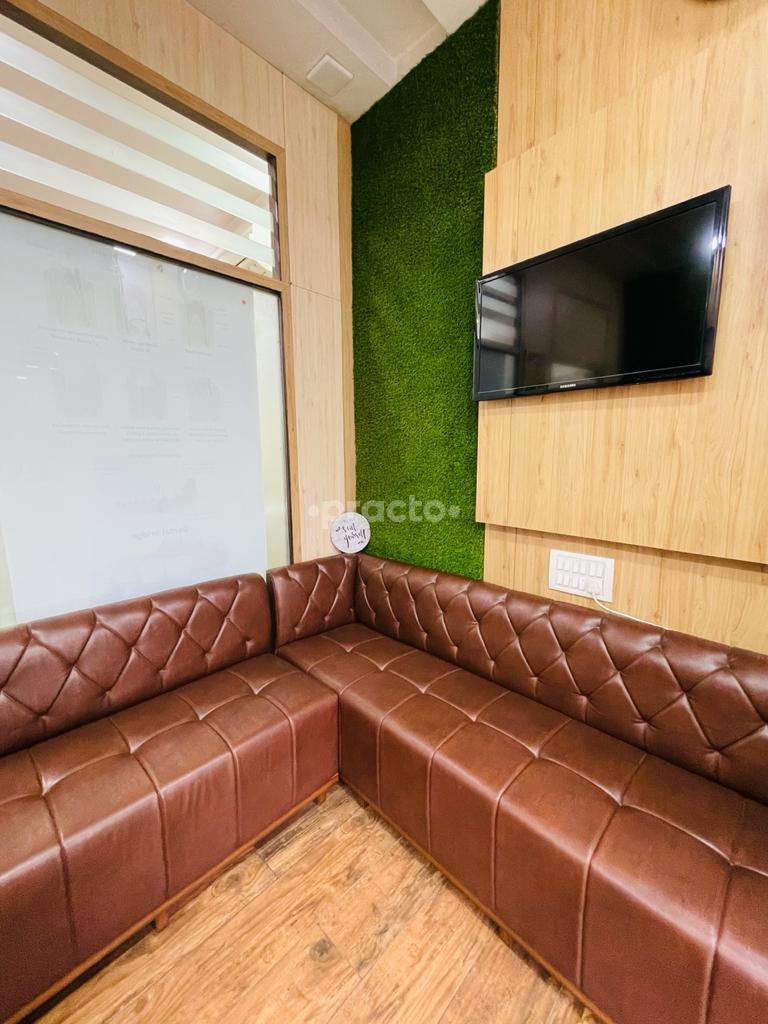 Waiting Area at Sachdeva Orthodontic And Implant Center Laxmi Nagar Delhi