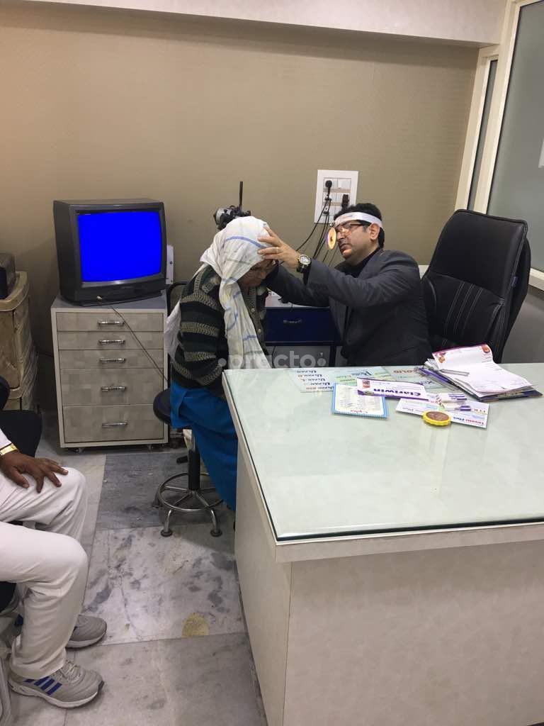OPD/Ward at Dr. Rajeev Adhana's ENT Clinic Karawal Nagar Delhi