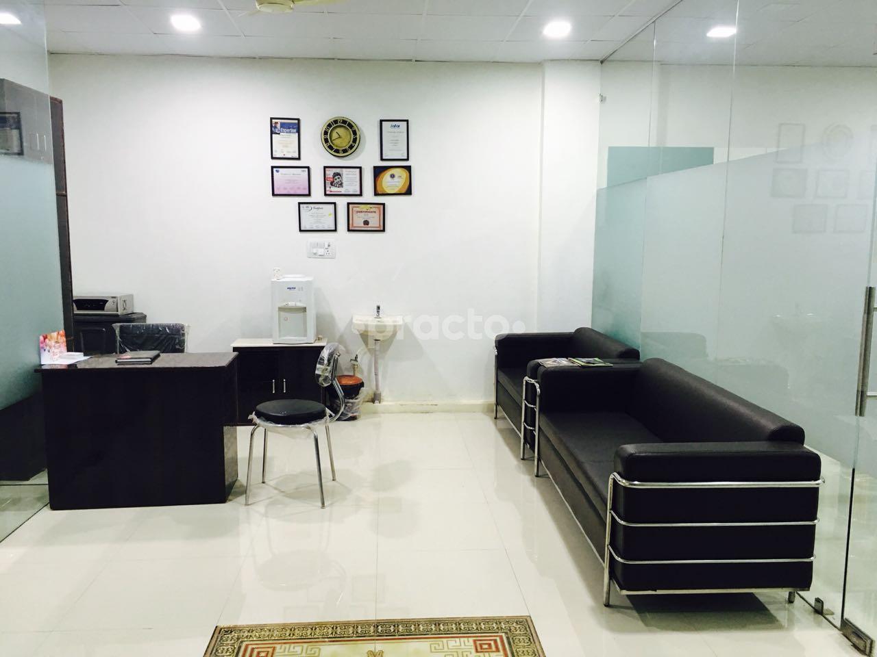 Waiting Area at Dental Care And Implant Centre Janakpuri Delhi