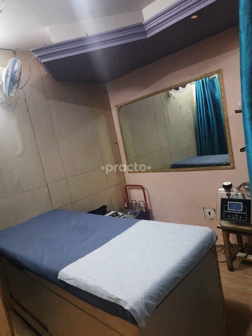 Consultation Room at Rising Health A New Hope Greater Kailash Part 1 Delhi