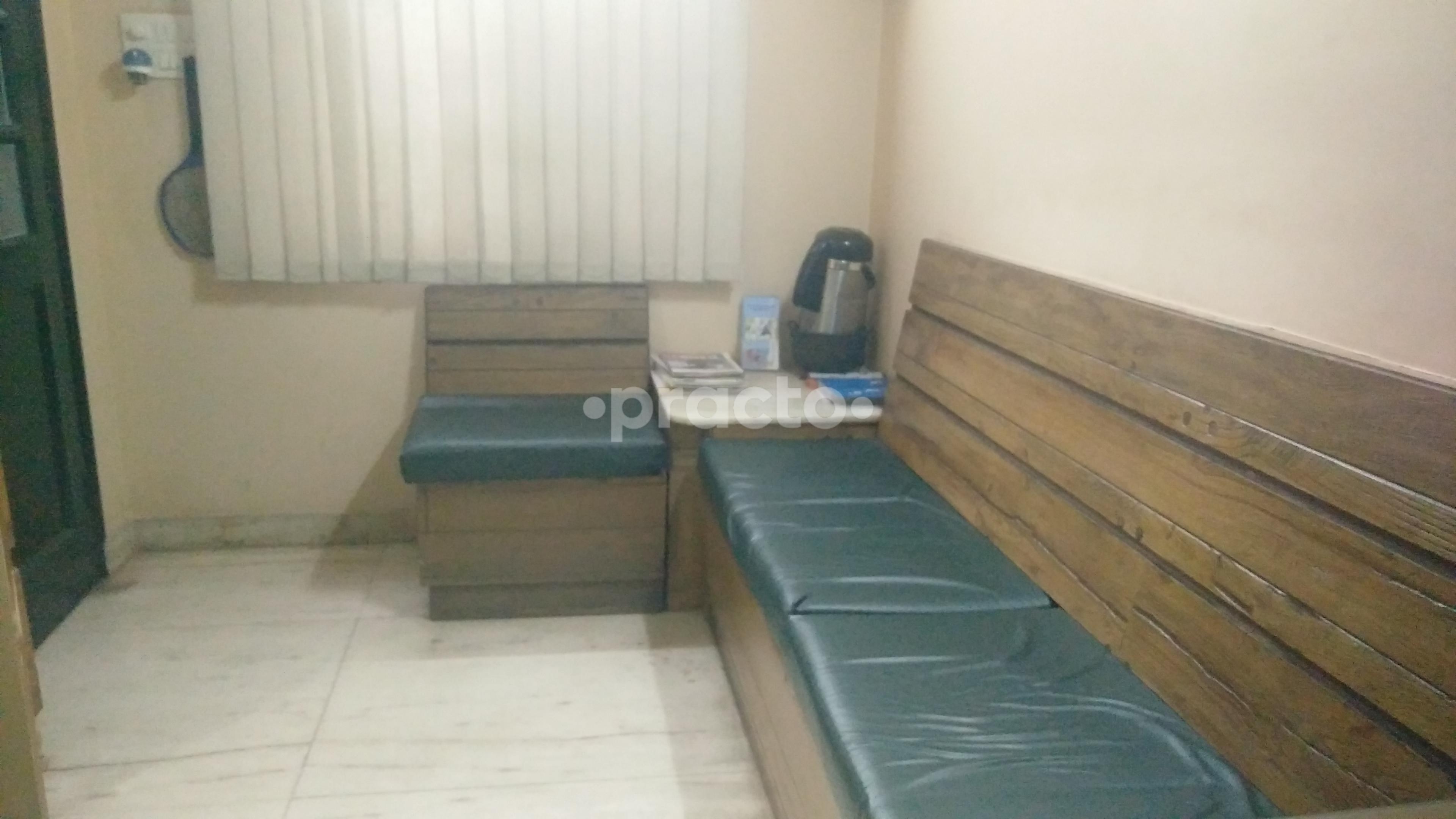 Waiting Area at Dr. Tuli's Clinic For Joint Replacement & Sports Injuries Malviya Nagar Delhi