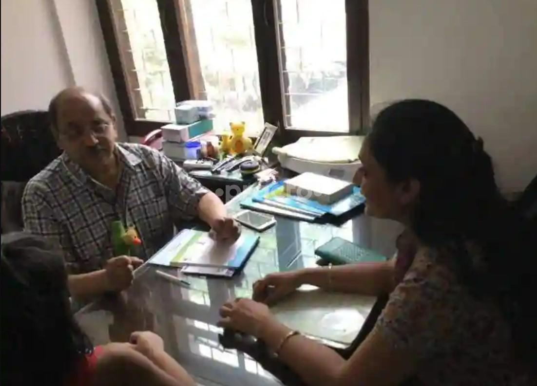 Consultation Room at Dayal Clinic Shalimar Bagh Delhi