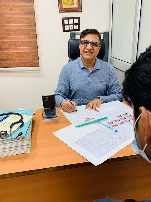 Consultation Room at S R Liver & Gastro Clinic Vikas Puri Delhi