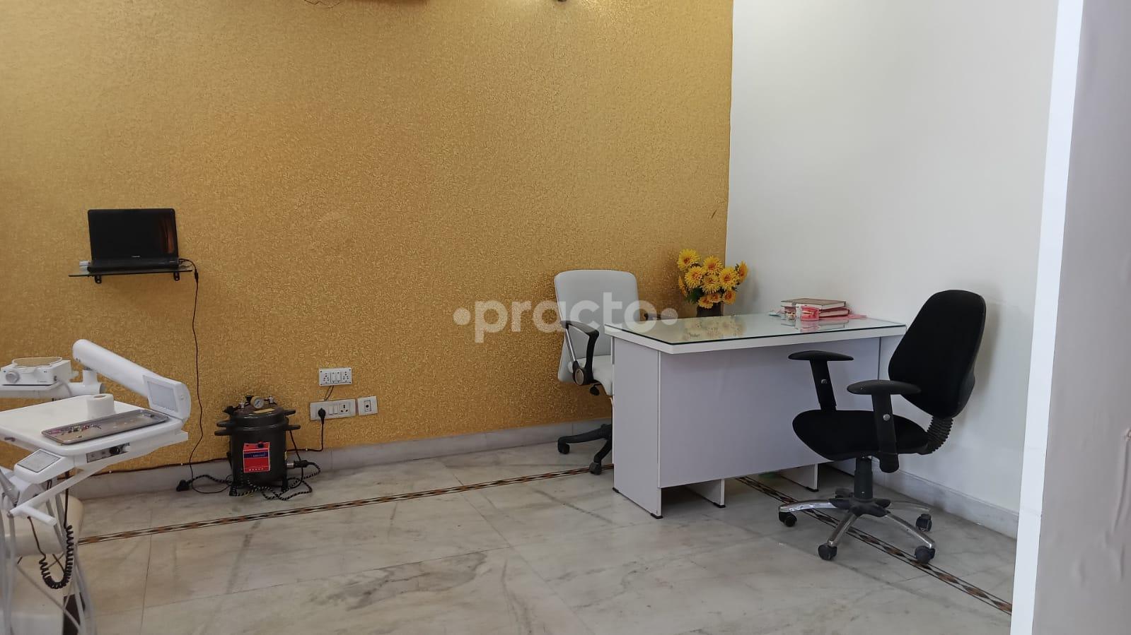 Reception Area at T32 Orthodontic and Implant Centre Sector 72 Noida