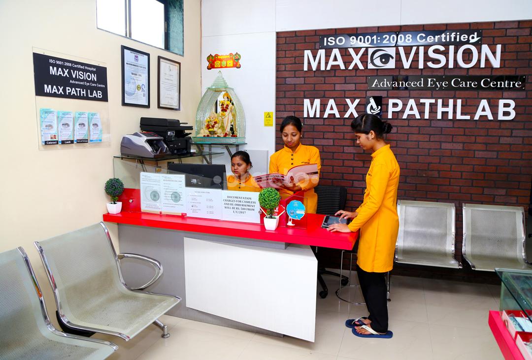 Reception at Max Vision  Advanced Eye Care Centre Manpada Thane