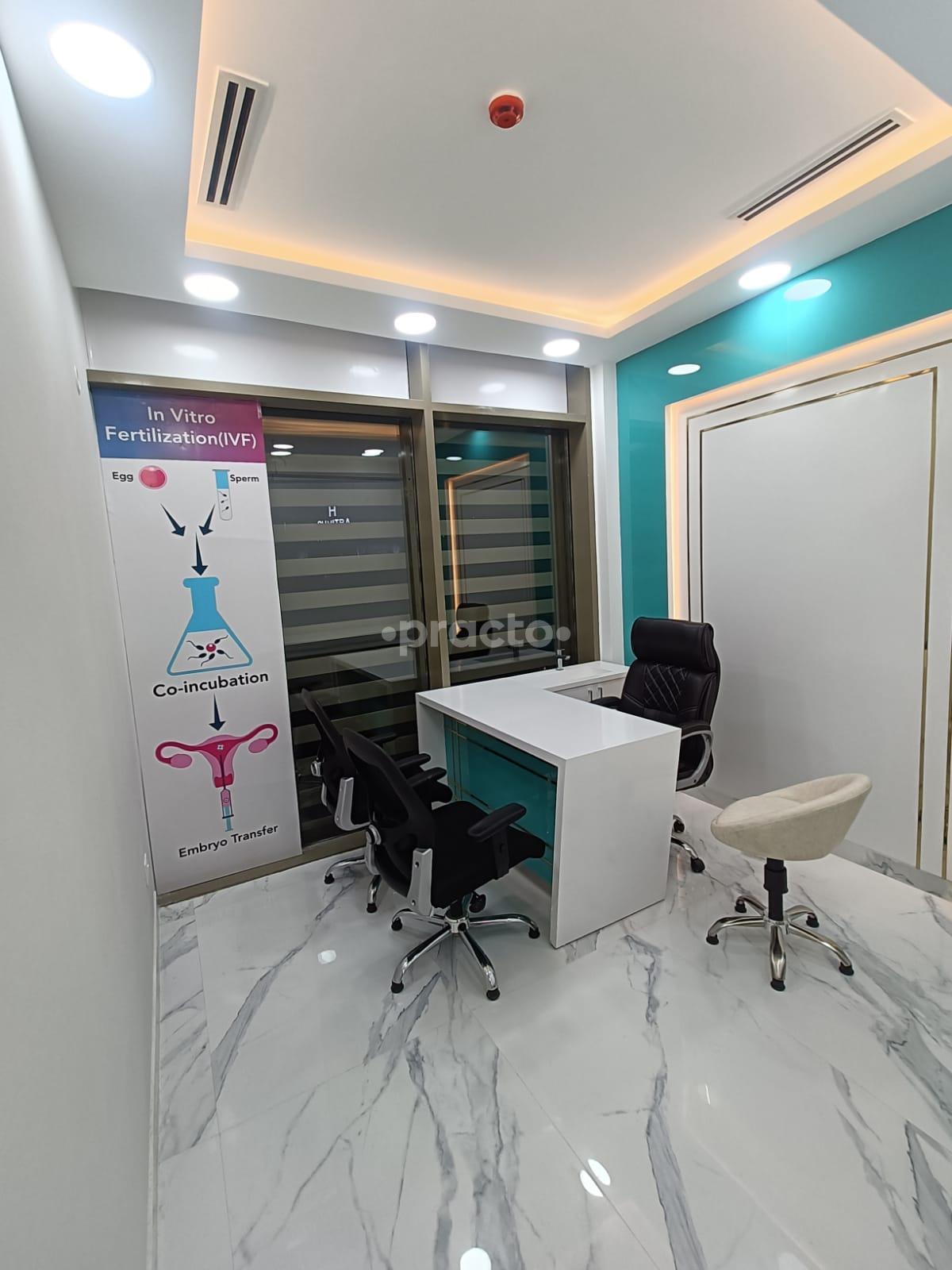 Reception Area at SG Clinic Sector 35 Noida