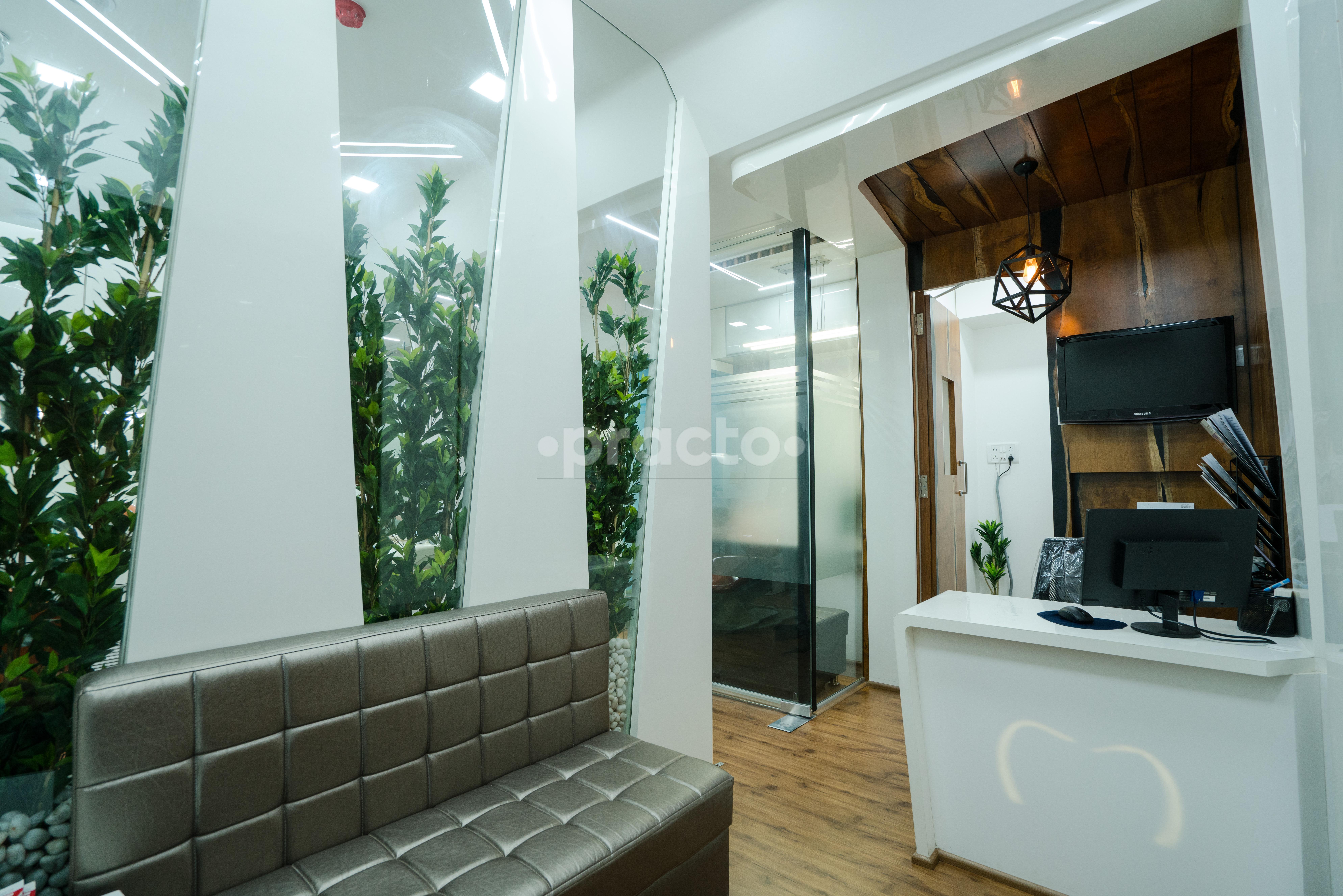 Reception at Oral Treat Dental Clinic Chembur Mumbai
